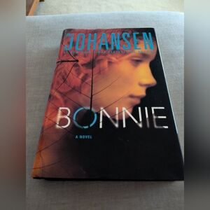 Bonnie By Iris Johansen Hardcover Book
